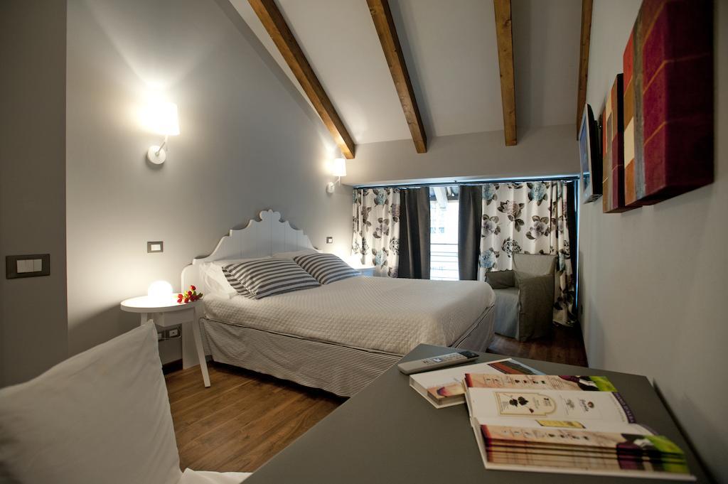 Bed and Breakfast Vinoteca La Sacrestia Alba  Pokój zdjęcie